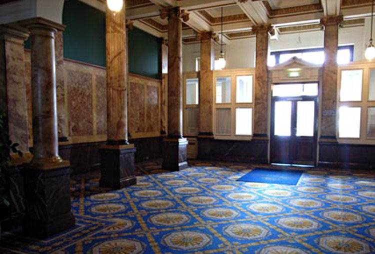 Inside the Metropole Hotel