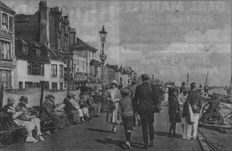 Outside the Port Arms 1930s