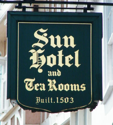 Sun Hotel sign
