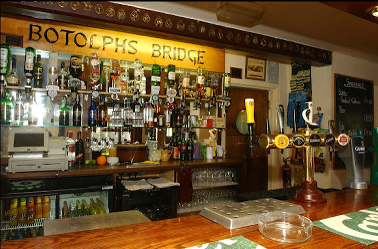 Botolphs Bridge Inn bar 2004