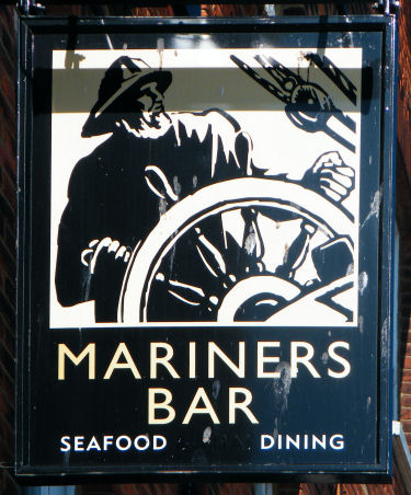 Mariners Bar sign